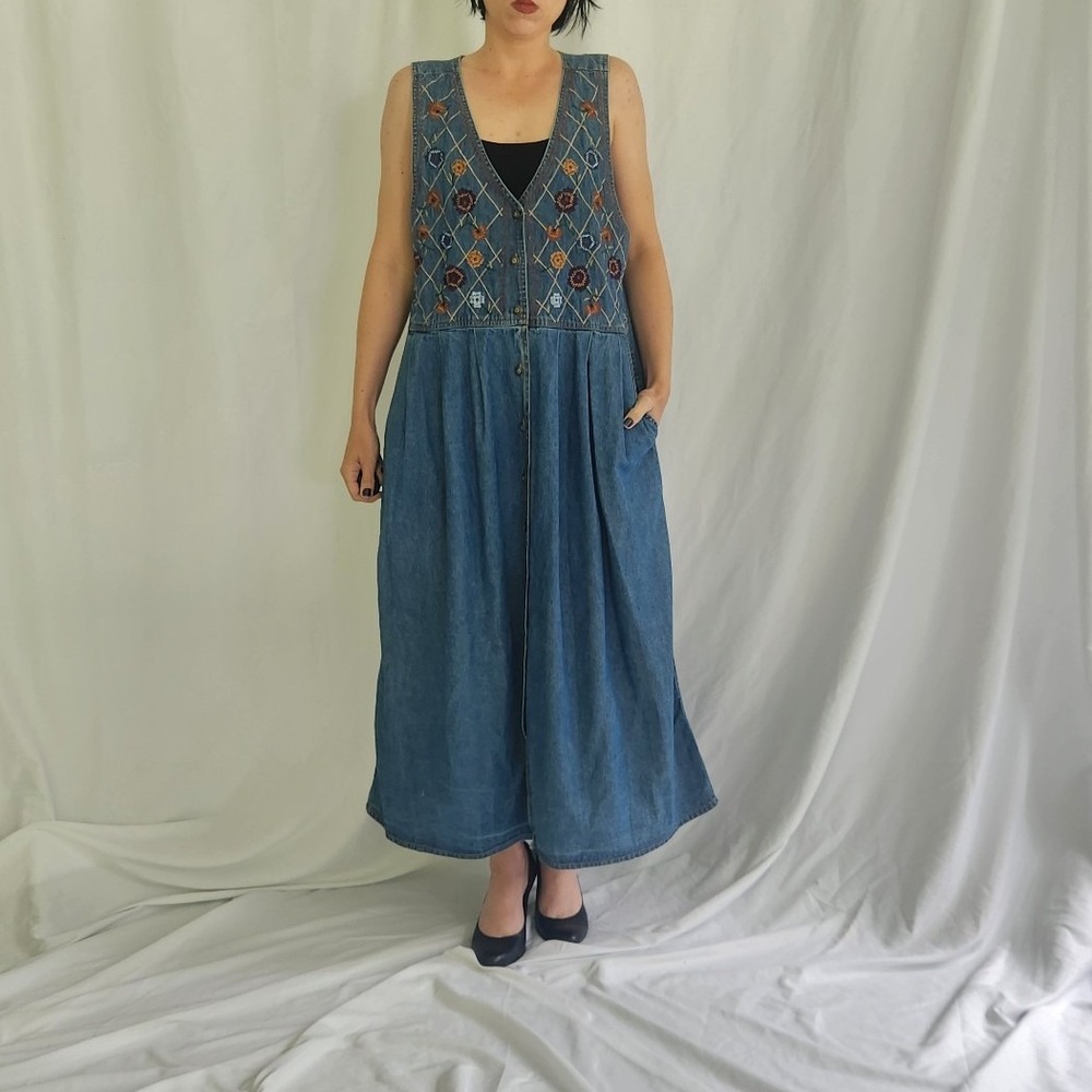 90s/00s Floral Embroidered Sleeveless Denim Dress